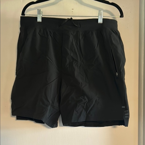 Mens Lululemon shorts - Picture 1 of 3